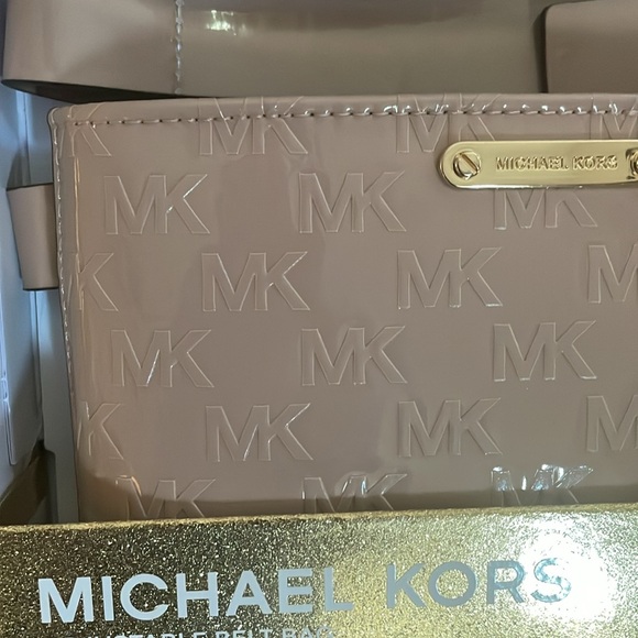 NWT NIB brand new with gift box belt adjustable table pink purse - Picture 6 of 8